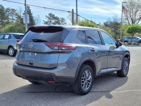 Used 2024 Nissan Rogue S AWD/4WD image 5
