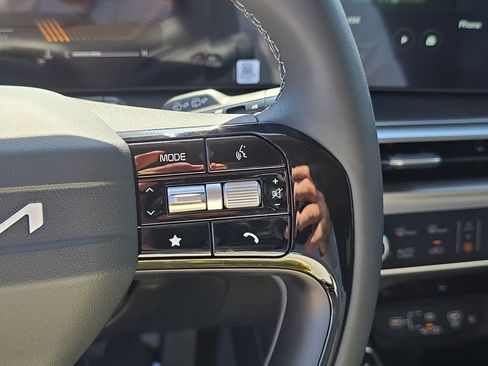 New 2026 Kia Sorento S FWD image 30