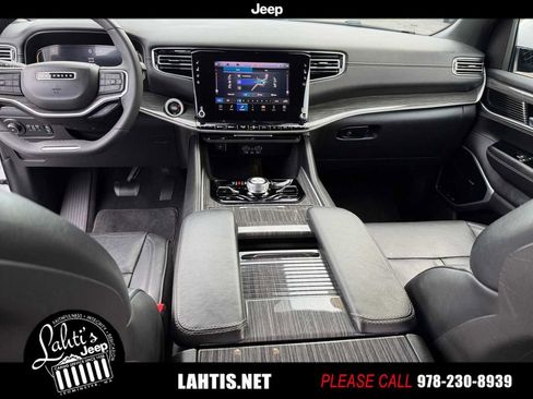 Used 2022 Jeep Wagoneer Series III w/ Premium Group I image 33