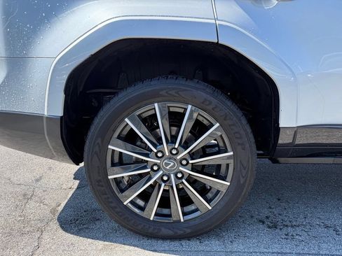 Used 2024 Lexus GX 550 w/ Accessory Package (Z1) AWD/4WD image 30