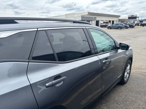 Used 2019 GMC Terrain SLE w/ Driver Convenience Package FWD image 10