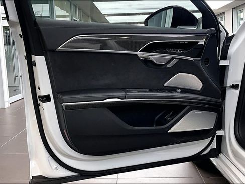 Used 2022 Audi S8 w/ S8 Comfort Plus Package image 21