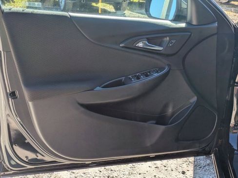 Used 2024 Chevrolet Malibu LT image 2