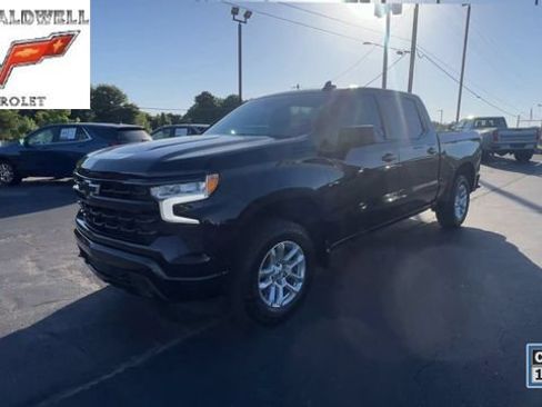 Used 2024 Chevrolet Silverado 1500 RST w/ Convenience Package II AWD/4WD image 4