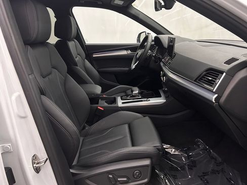 Used 2025 Audi Q5 2.0T Premium Plus w/ Premium Plus Package AWD/4WD image 17