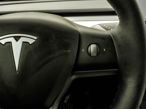 Used 2021 Tesla Model Y Long Range AWD/4WD image 27
