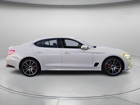 Used 2025 Genesis G70 2.5T image 4