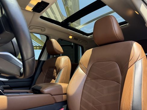 Used 2022 Nissan Pathfinder Platinum w/ Cargo Package image 29