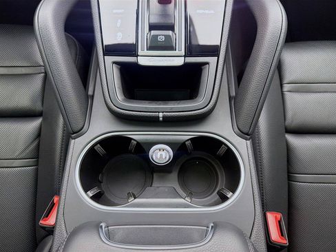 Certified 2023 Porsche Cayenne Platinum Edition AWD/4WD image 21