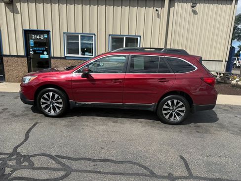Used 2016 Subaru Outback 2.5i Limited AWD/4WD image 3