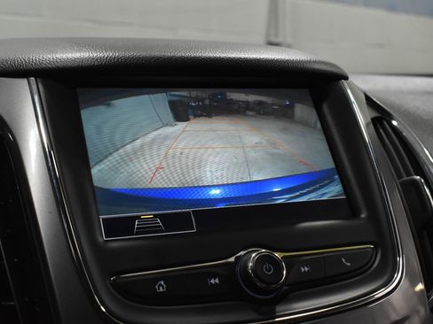 Used 2019 Chevrolet Cruze LT image 17