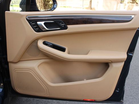 Used 2016 Porsche Macan S w/ Premium Package Plus image 28