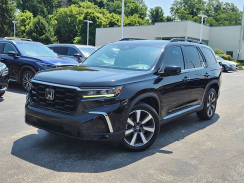Used 2023 Honda Pilot Elite image 1