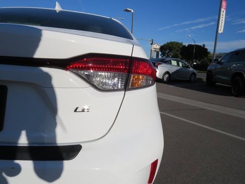 Certified 2022 Toyota Corolla LE w/ LE Premium Package image 11