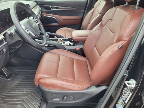 Used 2024 Kia Telluride SX w/ Towing Package FWD image 23