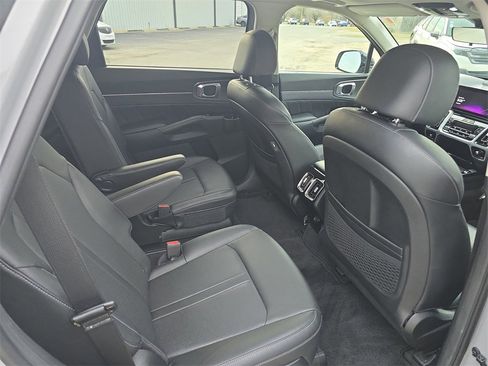 Used 2022 Kia Sorento SX image 50