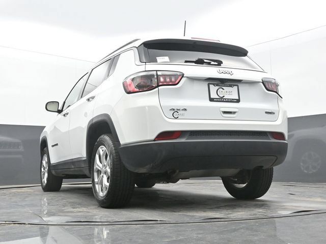 Used 2024 Jeep Compass Latitude AWD/4WD image 57
