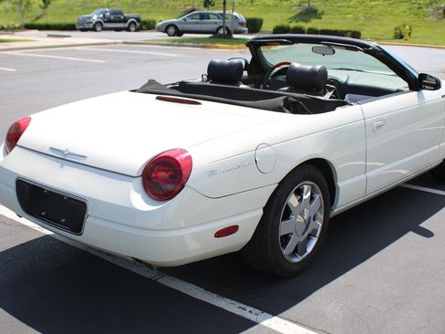 Used 2002 Ford Thunderbird RWD image 3