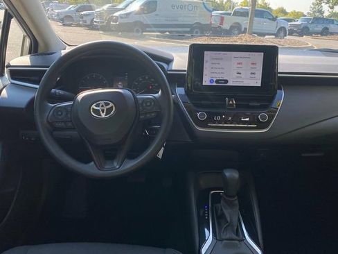 Used 2024 Toyota Corolla LE FWD image 8