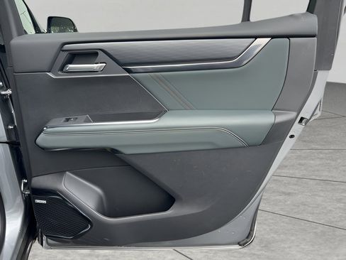 Used 2025 GMC Acadia AT4 w/ LPO, Floor Liner Package image 33