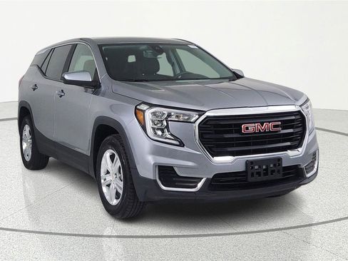Used 2024 GMC Terrain SLE image 1