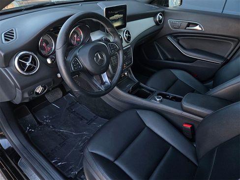 Used 2015 Mercedes-Benz CLA 250 image 9