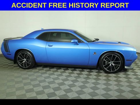 Used 2016 Dodge Challenger R/T Scat Pack w/ Leather Interior Group RWD image 2
