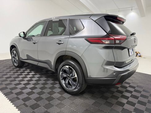 Used 2024 Nissan Rogue SV FWD image 5