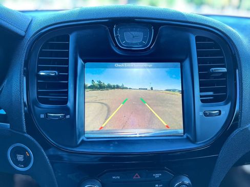 Used 2018 Chrysler 300 S AWD/4WD image 17
