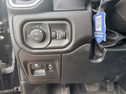 Used 2025 RAM 1500 Laramie w/ Sport Appearance Package AWD/4WD image 15