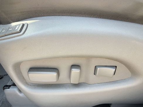 Used 2010 Cadillac SRX Luxury FWD image 13