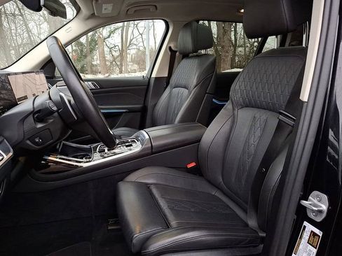 Used 2025 BMW X7 xDrive40i image 16