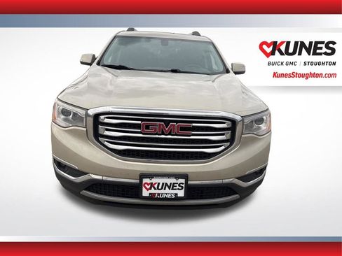Used 2017 GMC Acadia SLT image 3