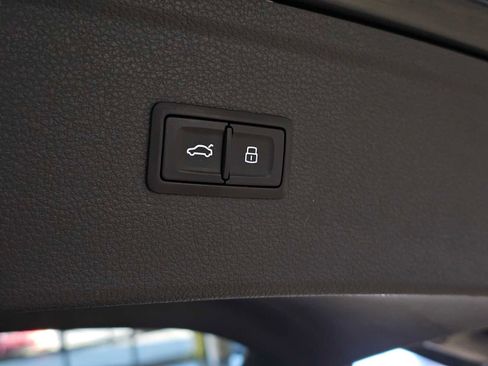 Used 2018 Audi Q5 Prestige image 17