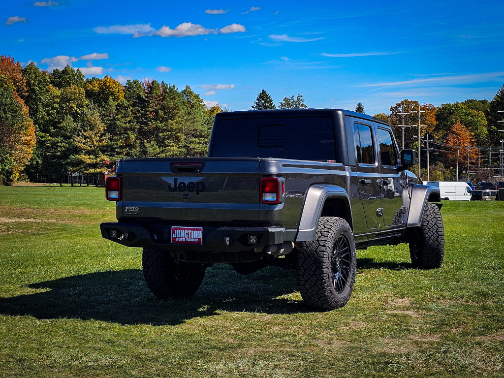 Used 2021 Jeep Gladiator Sport AWD/4WD image 3