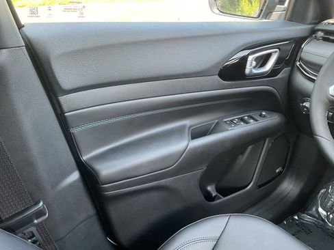 New 2025 Jeep Compass Limited w/ Sun & Sound Group image 16