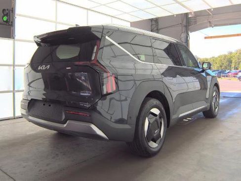 Used 2026 Kia EV9 Wind AWD/4WD image 8