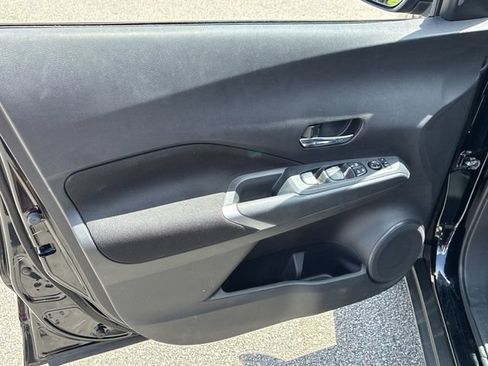 Used 2024 Nissan Kicks SV FWD image 11
