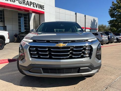 Used 2025 Chevrolet Equinox LT image 4