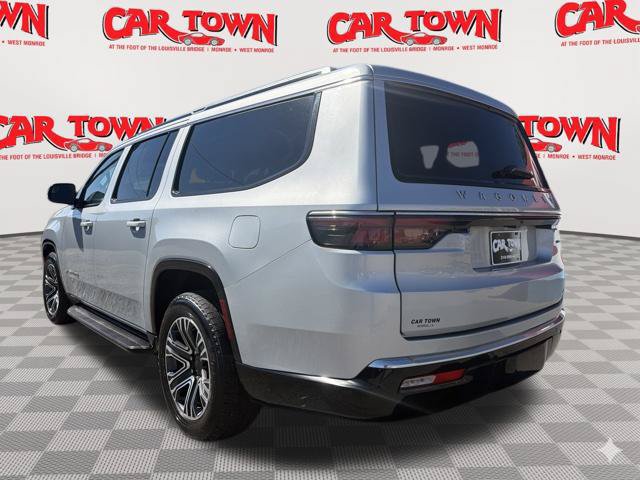 Used 2024 Jeep Wagoneer L Series II RWD image 5