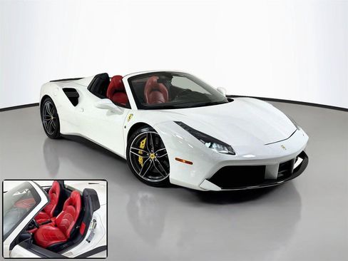 Used 2018 Ferrari 488 Spider RWD image 2