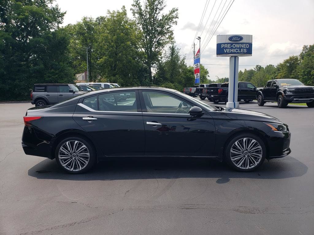 Used 2024 Nissan Altima 2.5 SL AWD/4WD image 4