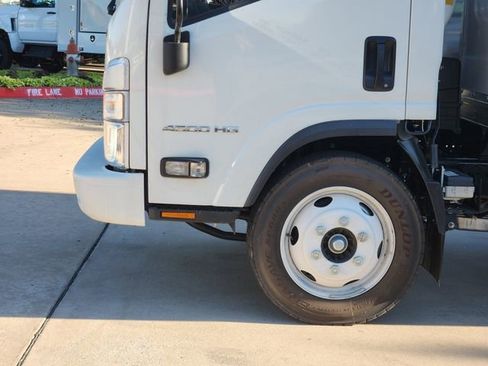 New 2024 Chevrolet Low Cab Forward RWD image 13