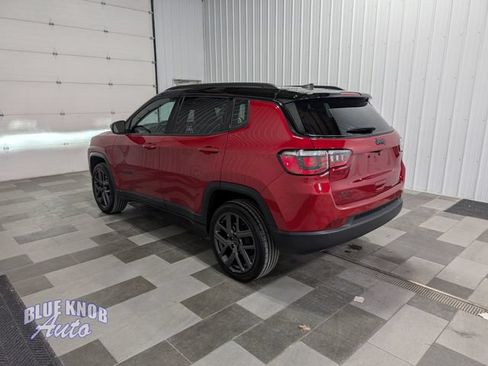 Used 2026 Jeep Compass Limited AWD/4WD image 2