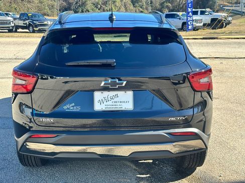 New 2025 Chevrolet Trax ACTIV image 4
