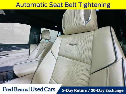 Used 2023 Cadillac Escalade Premium Luxury image 27