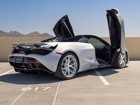 Used 2020 McLaren 720S Performance RWD image 35