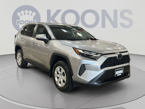 Used 2023 Toyota RAV4 LE FWD image 10