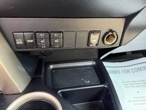 Used 2013 Toyota RAV4 Limited AWD/4WD image 23