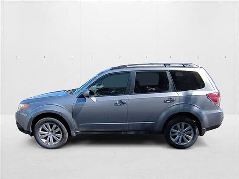 Used 2011 Subaru Forester 2.5X Premium w/ All-Weather Pkg image 9